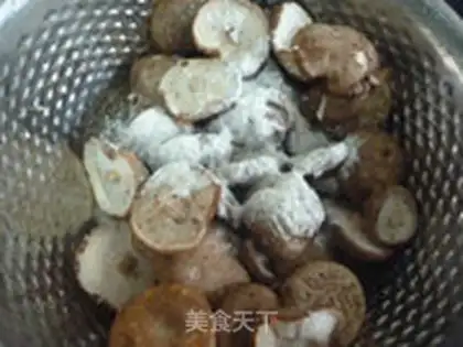 Make Garlic-fried mushrooms step 1