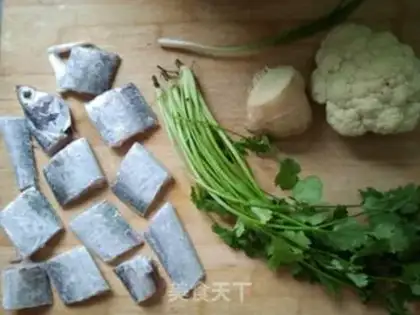 Make Sour soup with fish cuisine step 0