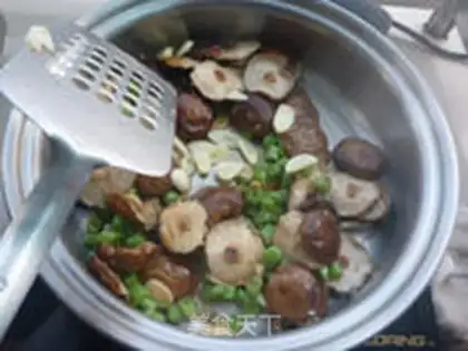Make Garlic-fried mushrooms step 11