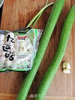 Make Shrimp-dried white mushrooms and silk melons step 0