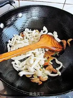 Make Shrimp-dried white mushrooms and silk melons step 6