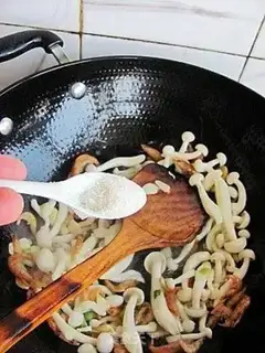 Make Shrimp-dried white mushrooms and silk melons step 7