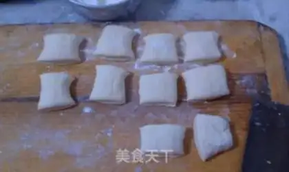 Make Self-made pan helmets step 1