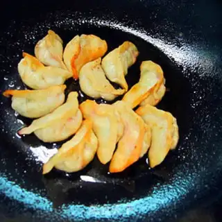 Make Pickle pan sticker step 12