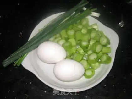 Make Carbine egg fried rice step 1