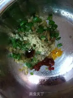Make Red oil dry noodles step 2
