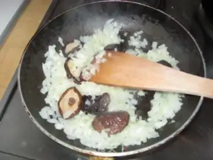 Make Puffy chicken sauce step 2
