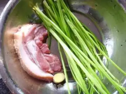 Make Celery pork dumplings step 0
