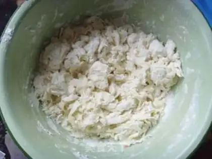 Make Celery pork dumplings step 1