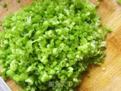 Make Celery pork dumplings step 2