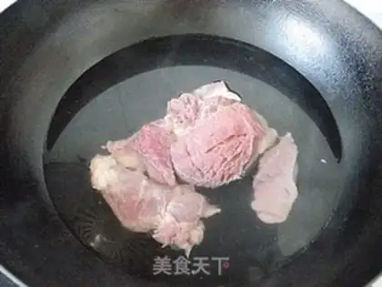 Make A pan of lamb step 1