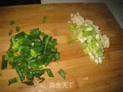 Make Pork-screwed sour sauce step 1