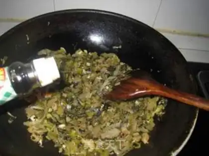 Make Pork-screwed sour sauce step 4