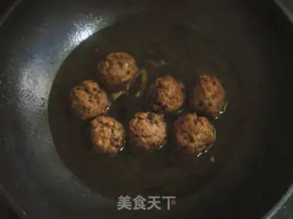 Make Red burning lion head step 13