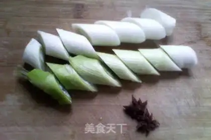 Make Three yellow chickens step 1