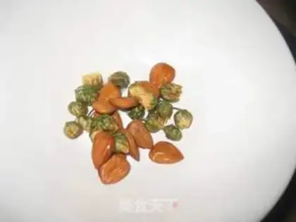 Make Silver ears for almonds step 1