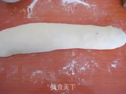 Make Pumpkin rose roll step 7