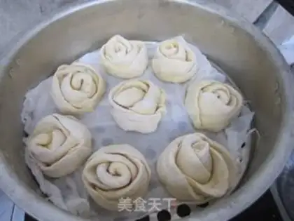 Make Pumpkin rose roll step 14