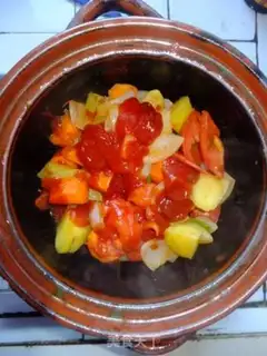 Make Tomato beef soup step 2