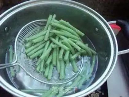 Make Shrimp beans step 1