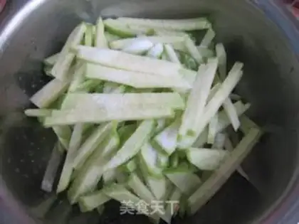 Make Sour radish step 1