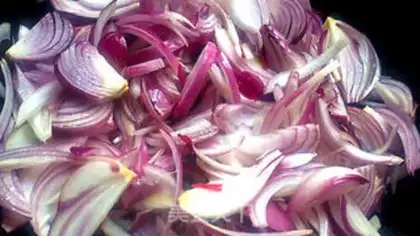 Make Onion sauce step 1