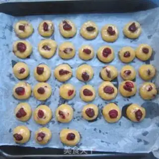 Make oatmeal cranberry cookies step 8