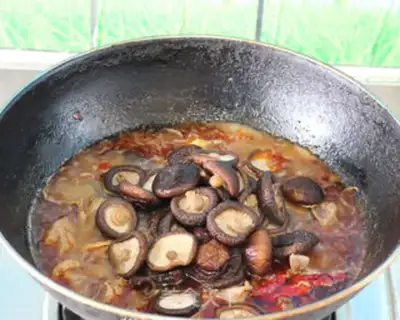 Make Secret mushroom beer duck step 12