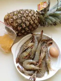 Make Pineapple grunt shrimp step 0