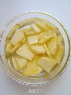 Make Pineapple grunt shrimp step 1