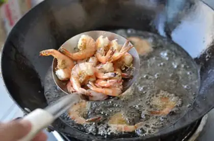 Make Spicy garlic shrimp step 2