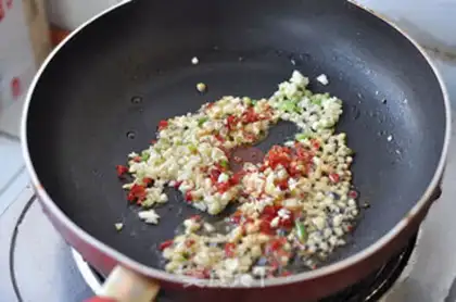 Make Spicy garlic shrimp step 4