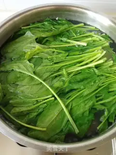 Make The spinach tower step 1