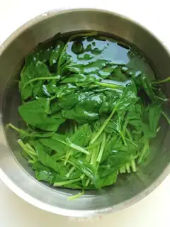 Make The spinach tower step 2