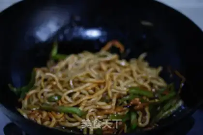 Make Pepper sauce noodles step 8