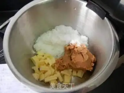 Make Peanut butter cream pound cake step 3