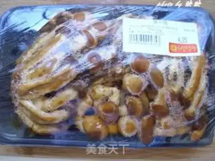 Make Rolling mushroom meat step 0