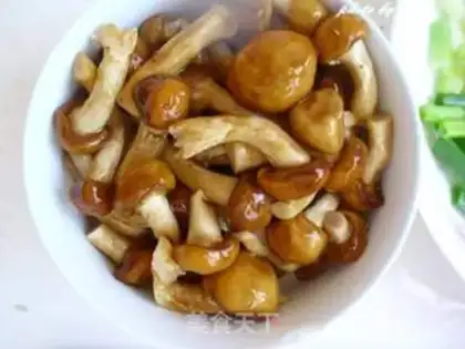 Make Rolling mushroom meat step 1
