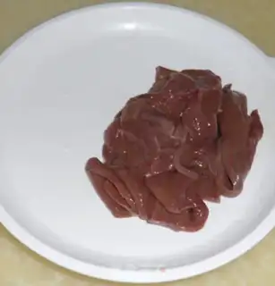 Make Little cabbage and liver soup step 1