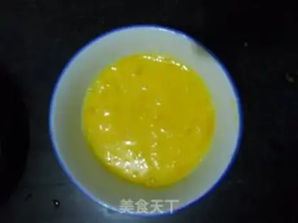 Make Chili fried eggs step 1