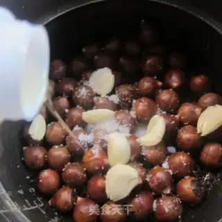 Make Garlic cones step 3