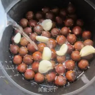 Make Garlic cones step 4