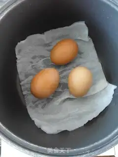Make Red roast eggs step 2