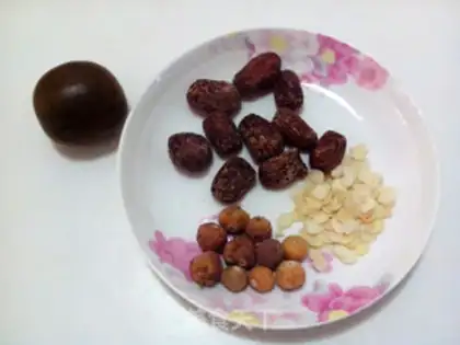 Make Frozen fruit date tea step 0