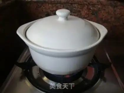 Make Chicken-bones, red date water step 2