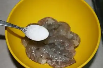 Make Homemade shrimp noodles step 1