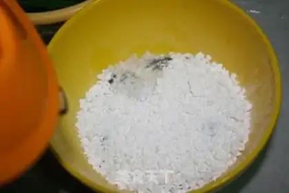 Make Homemade shrimp noodles step 4