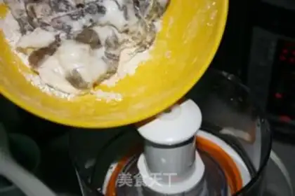 Make Homemade shrimp noodles step 5