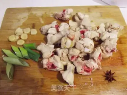 Make Red-burned chestnut chicken step 1