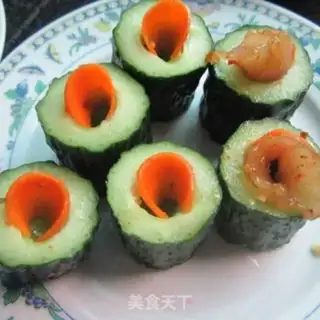 Make cucumber roll step 3